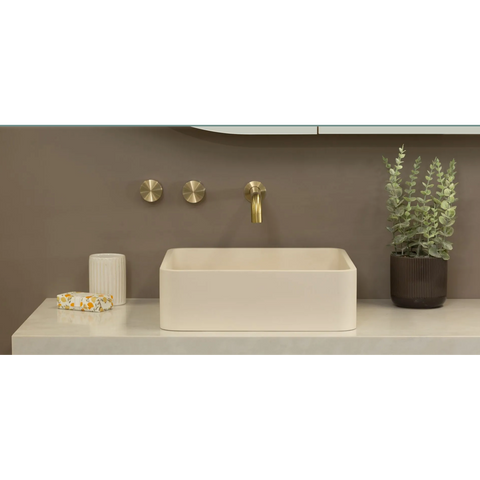 Basins The Peninsula Collection Bella Basin Colour: Matte Black Place & Palette