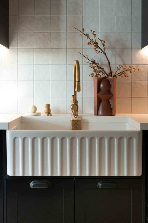 Basins Turner Hastings Novi Fireclay Butler Sink Size: 50x46 Colour: Gloss White Overflow: With Overflow Place & Palette