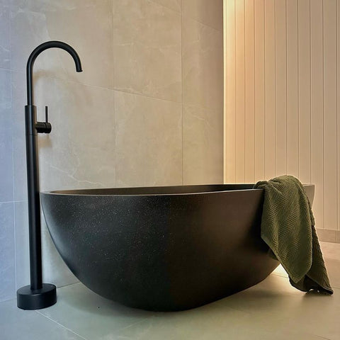 Baths Pietra Bianca Ryese Bath Colour: Malibu Solid Size: 1600x800x520 Place & Palette