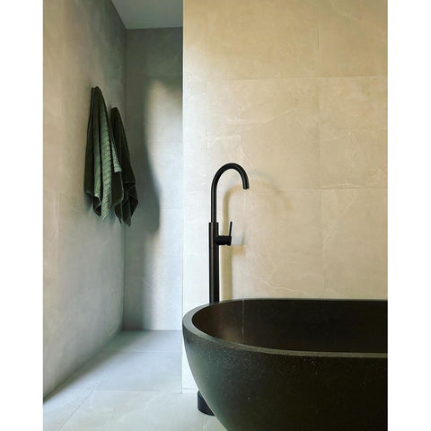 Baths Pietra Bianca Ryese Bath Colour: Malibu Solid Size: 1600x800x520 Place & Palette