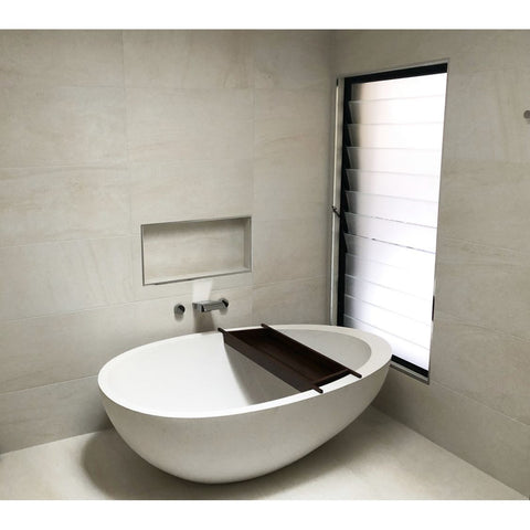 Baths Pietra Bianca Whitney Bath Colour: Malibu Solid Size: 1600x900x530 Place & Palette